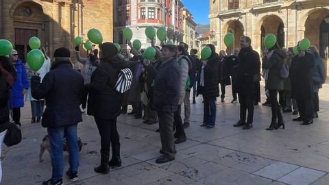 Participantes del acto celebrado esta ma�ana en Oviedo contra el c�ncer