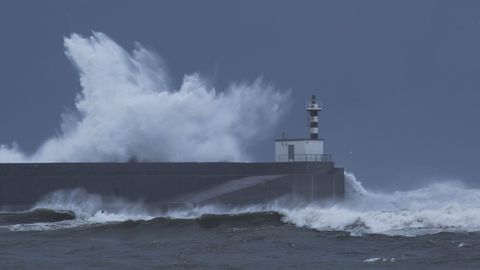Oleaje en Muros de Nal�n en una imagen de archivo