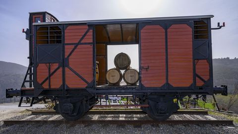 El vag�n est� provisto de una garita (a la izquierda) en la que viajaban el operario encargado de activar y desactivar los frenos.