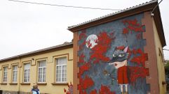 La Carapuchi�a Feroz de Carballo, uno de los murales que tratan los alumnos franceses 