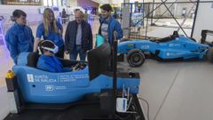 As Mercedes leva o seu simulador dun f�rmula 3 e o veh�culo orixinal