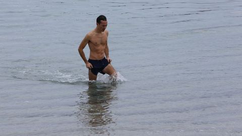 Empezando el a�o con un ba�o en Riazor 