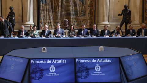 Los Reyes Felipe y Letizia presiden la reunin mantenida los miembros de los patronatos de la Fundacin Princesa de Asturias