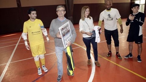 Alberto Villaverde y su mujer en el memorial celebrado en recuerdo de su hijo el ao pasado