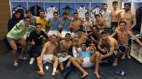 Los jugadores del Celta celebran en el vestuario los tres puntos sumados ante el Atl�tico