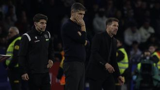 Antonio Hidalgo, en el partido de Copa del Rey del pasado a�o ante el Atl�tico, con Simeone en segundo plano. 