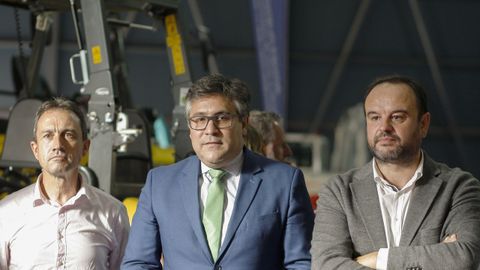 El presidente de la Confederaci�n nacional de la Construcci�n, Pedro Fern�ndez Allen (c), y el secretario general de la UGT de Asturias, Jenaro Mart�nez (d), durante la inauguraci�n del I Foro EmPleo de la Industria de la Construcci�n,� en Gij�
