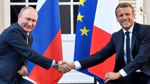 El presidente ruso, Vladimir Putin, y el franc�s Emmanuel Macron, en el sur de Francia 