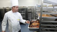 V�ctor Rodr�guez, jefe de Cocina del HULA, se jubila tras m�s de cuatro d�cadas entre fogones