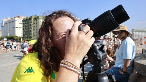 Ambiente previo al eclipse en el paseo mar�timo de A Coru�a