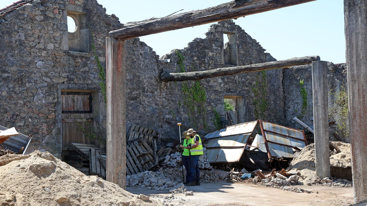 Una excavación no encuentra restos arqueológicos en las antiguas naves de Os Cataláns de A Pobra
