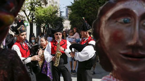 Cientos de personas disfrutaron de la Festa dos Maios de Ourense