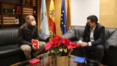Reuni�n del alcalde de Calvos de Rand�n con el delegado de la Xunta