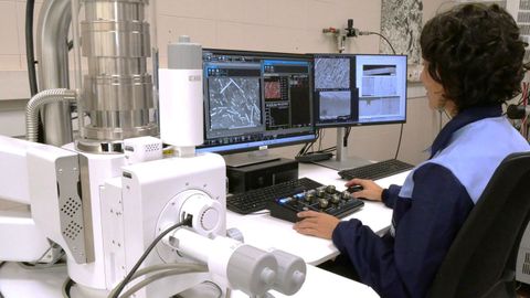 Imagen del laboratorio de metalograf�a de Aimen