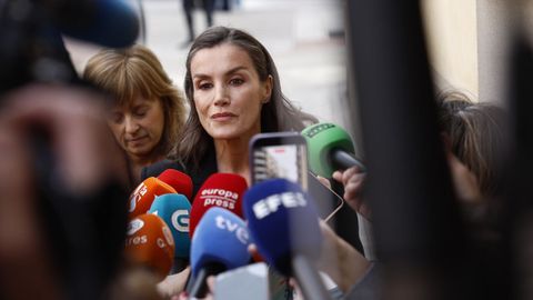 La reina Letizia, ante los medios