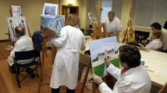Fotograf�a de archivo de un curso de pintura para mayores