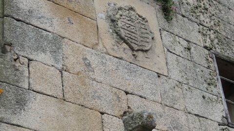 Escudo her�ldico del Pazo de Trasmonte, en Friol, del siglo XVI