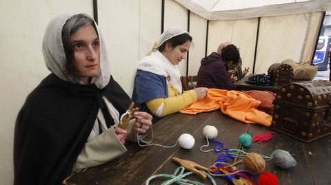 Uno de los puestos de artesan�a para ni�os en la plaza de Espa�a
