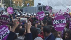 La polic�a turca impide una marcha contra la violencia machista en Estambul