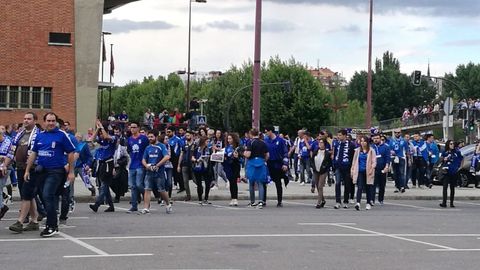 Aficionados del Oviedo llegan al campo de la Cultu