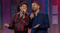 Sebastin Yatra y David Broncano, en La revuelta