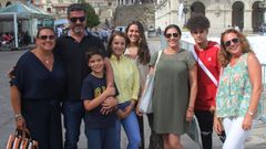 Juana, Elena, Gonzalo, Julia, Jos� Luis, Carlos, Pablo y Elena llegaron a A Coru�a desde Madrid