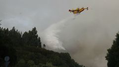 Imagen del incendio forestal originado en el municipio de Xermade, que arras� 35 hect�reas y est� estabilizado.