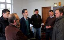 La �ltima directiva de la patronal, en una reuni�n con el regidor, Santos Maneiro, y el teniente de alcalde, Manuel Rodr�guez.