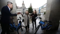 Olalla Torres realiz� el viaje n�mero 1.000.000 del a�o y ayer recibi� un bono regalo para usar gratis la prestaci�n por parte de la alcaldesa, In�s Rey