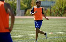 Despu�s de tres partidos como titular, Iv�n Gonz�lez pasa a la grada por motivos t�cnicos.