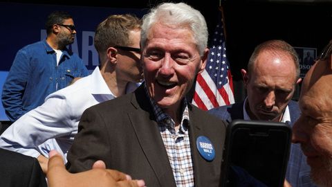 Clinton, durante un momento de su recorrido por Georgia