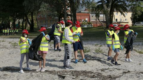 Programa Ludieduca de Jealsa y La Cruz Roja con motivo del d�a de los oc�anos en Barra�a y o Areal