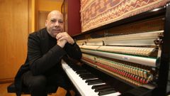 Juan Carlos Cambas act�a en el Clavi