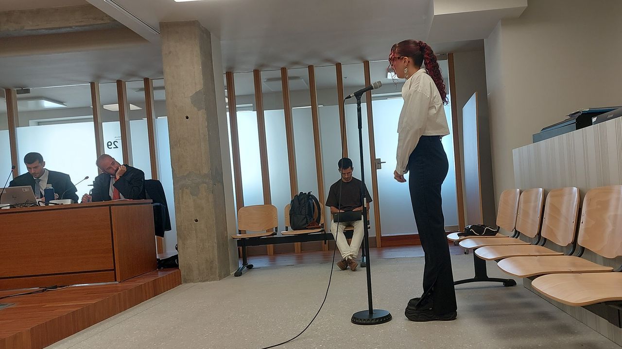 Juicio a una universitaria por cooperar en la estafa del «hijo en apuros» a un vigués: «Me daban 40 euros por cada cuenta que abriese»