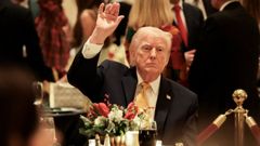 El presidente Donald Trump participa en una cena de Nochebuena en el sal�n de baile de su club Mar-a-Lago en Palm Beach (Florida).