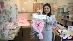 Patricia Gmez abri en Boiro una tienda especializada en papelera japonesa y coreana