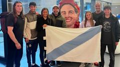 De izquierda a derecha: Coque Araujo (entrenador), Manu Fern�ndez, Daniela Alonso, el sudafricano�Lewelly Whitaker (entrenador), Cris del Llano, Joao (promotor) y Sebas Bamonde, durante una competici�n