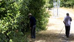 Vecinos de Baleira buscando al desaparecido