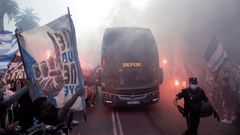 Autob�s del Deportivo llegando a Riazor