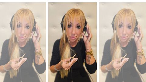 DJ Rachelle lista para pinchar en La Suite