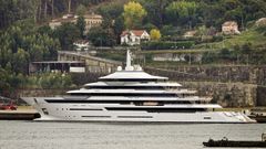 El Renaissance mide 112 metros de eslora.