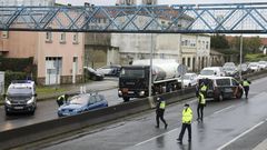 Un control conjunto de la Polic�a Local y la Nacional para vigilar el cumplimiento del cierre perimetral en Santiago