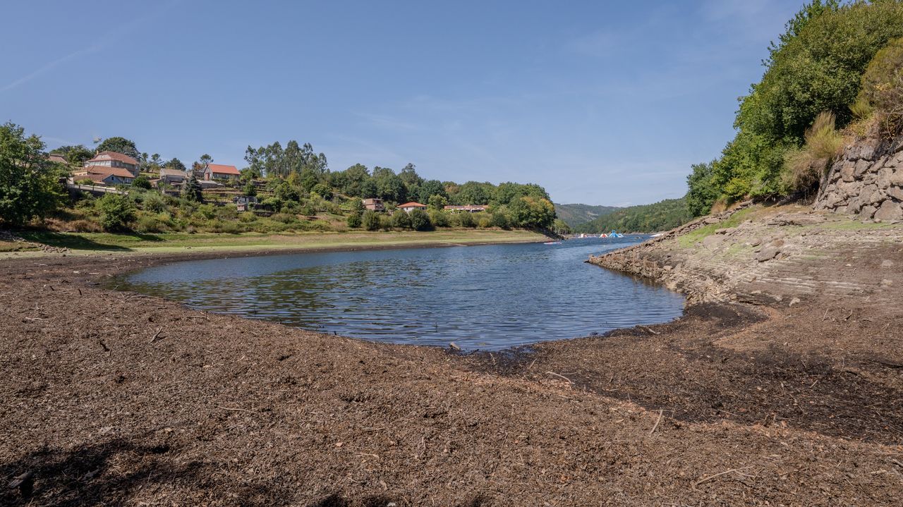 La Xunta propone revisar las concesiones municipales de agua y que se transfieran a consorcios y mancomunidades