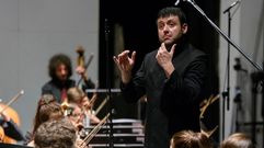 Jordi Franc�s dirigir� esta semana a la orquesta