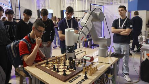 Uno de los proyectos expuestos en el certamen FP Innova, en una imagen de abril de este a�o en la Cidade da Cultura de Santiago. 