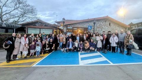 M�s de 50 familiares de Ubalda se reunieron el domingo en el mes�n A Granxa, en San Sadurni�o
