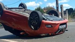 Uno de los veh�culos implicados en el siniestro acab� volcado en la calzada