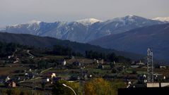 Imagen de las cumbres de Trevinca desde O Barco de Valdeorras