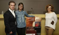 Rogelio Groba, director de la Orquestra de C�mara de Galicia, con Sonia Out�n y Rosina Sobrido. 