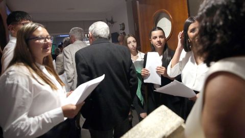 CENA BENEFICA ASOCIACION CONTRA EL CANCER DE PORTO DO SON EN EL CLUB NAUTICO DE PORTOSIN